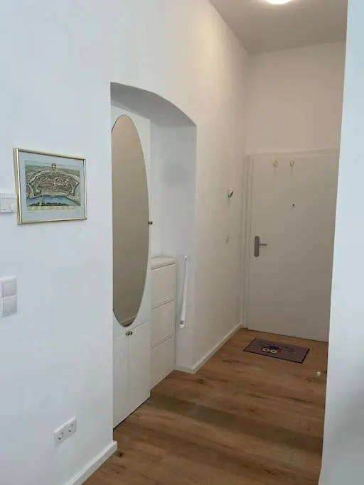 Stilvolle Wohnung Mit Terrasse/Garten Viena